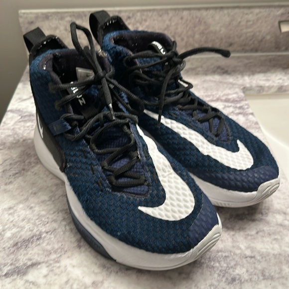 NIKE Zoom Rize Men's Sz 9 Navy Blue Basketball Sneakers  BQ 5468-402 - Picture 1 of 7